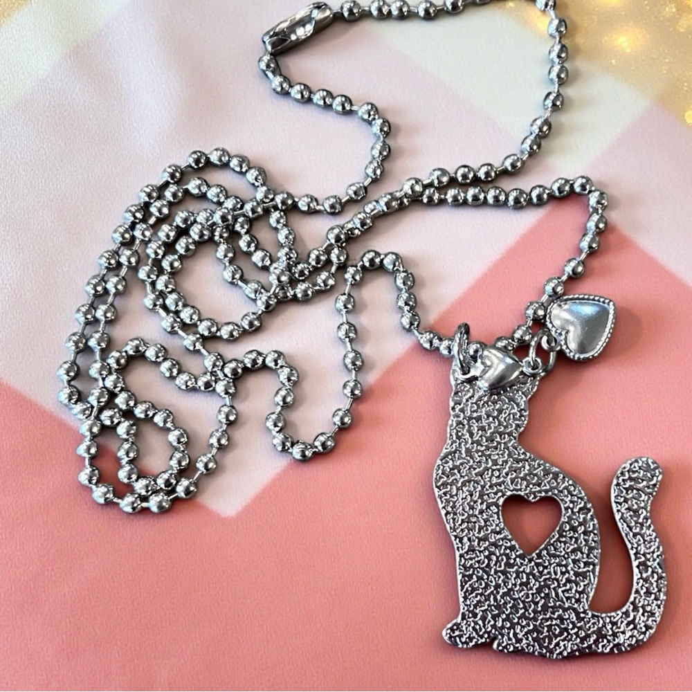 Beautiful Stainless Steel Silver Toned Cat and Heart Pendant Necklace - Picture 17 of 17